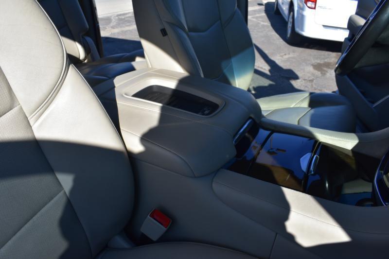 Cadillac Escalade ESV 4WD 4dr Luxury 2019