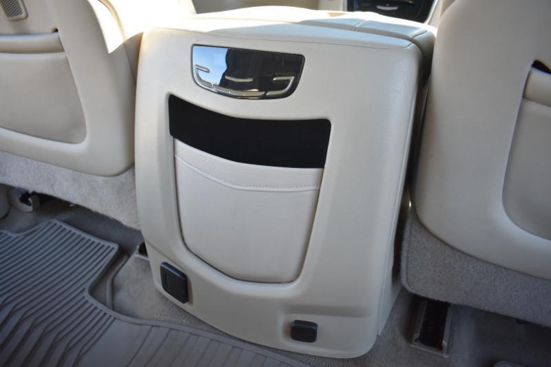 Cadillac Escalade ESV 4WD 4dr Luxury 2019