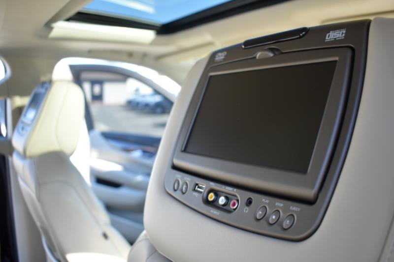 Cadillac Escalade ESV 4WD 4dr Luxury 2019