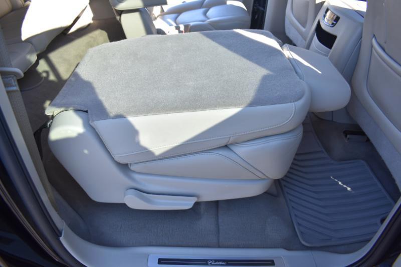 Cadillac Escalade ESV 4WD 4dr Luxury 2019