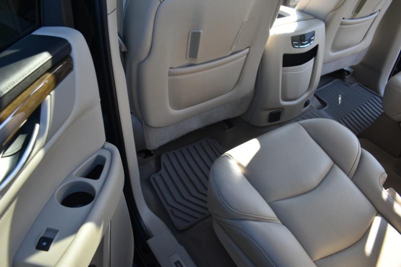 Cadillac Escalade ESV 4WD 4dr Luxury 2019