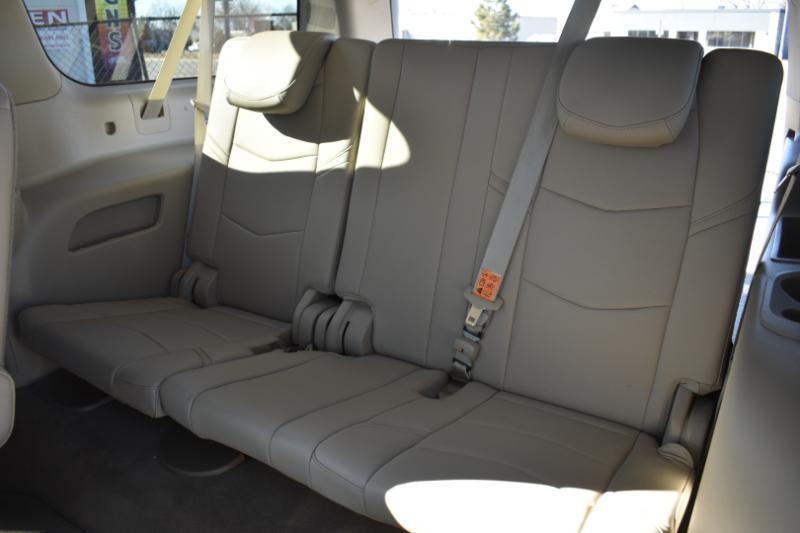 Cadillac Escalade ESV 4WD 4dr Luxury 2019