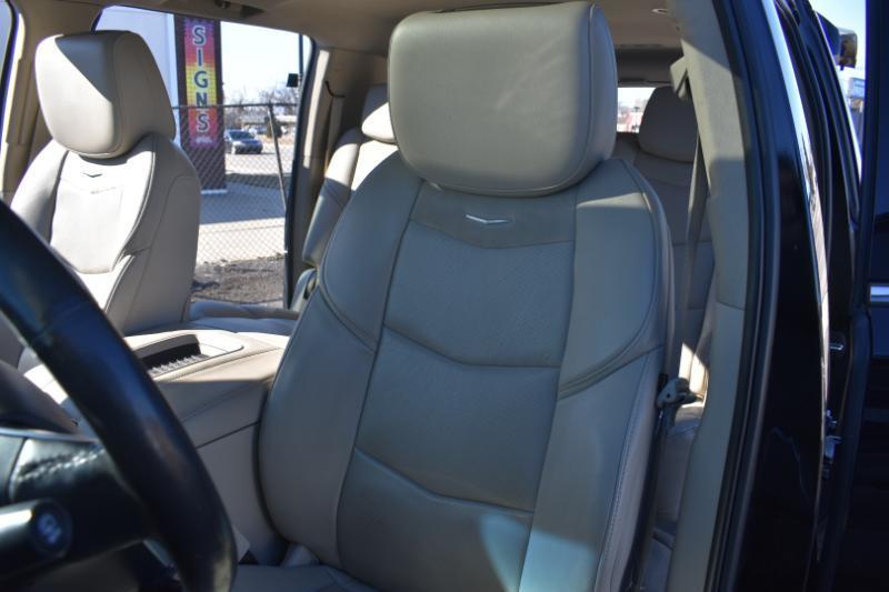 Cadillac Escalade ESV 4WD 4dr Luxury 2019