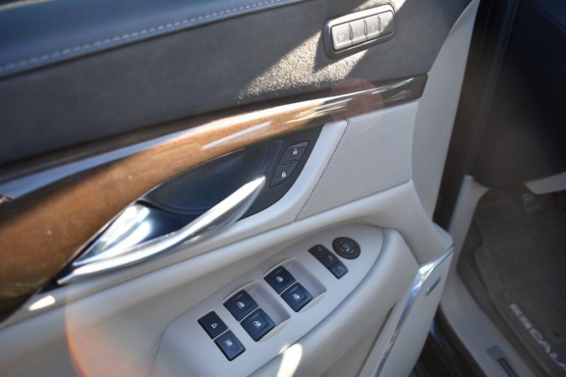 Cadillac Escalade ESV 4WD 4dr Luxury 2019