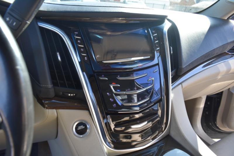 Cadillac Escalade ESV 4WD 4dr Luxury 2019