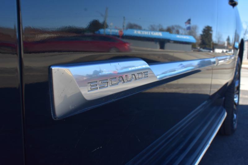 Cadillac Escalade ESV 4WD 4dr Luxury 2019