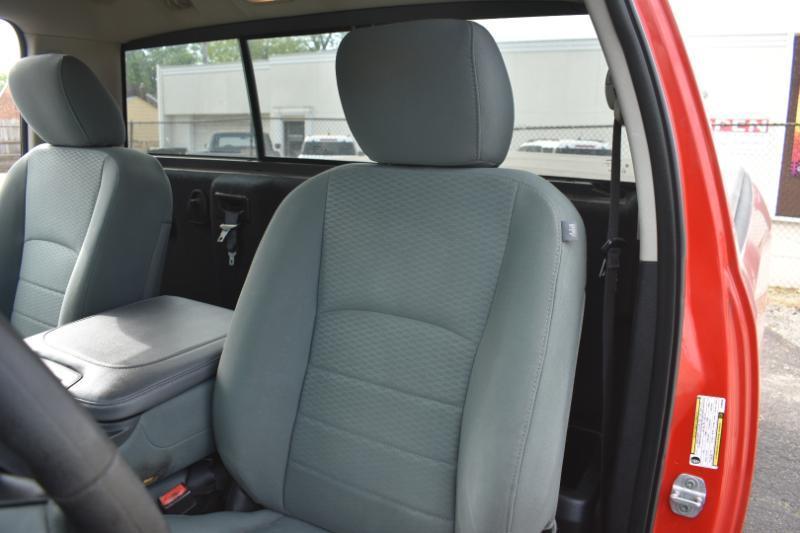 RAM 1500 4WD Reg Cab 140.5" Tradesman 2014