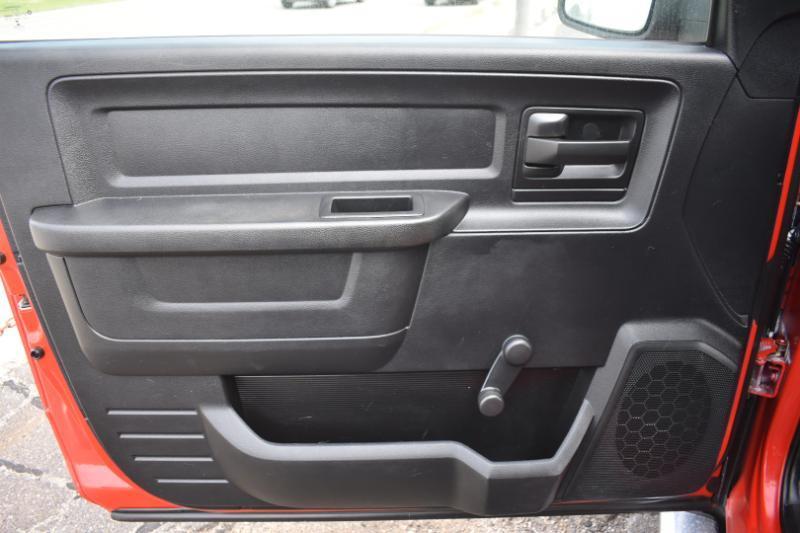 RAM 1500 4WD Reg Cab 140.5" Tradesman 2014