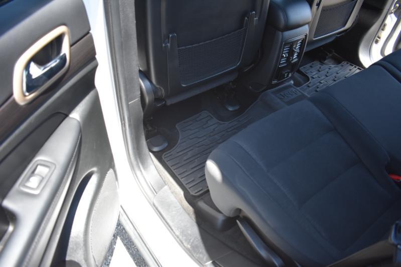 Jeep Grand Cherokee 4WD 4dr Laredo 2015