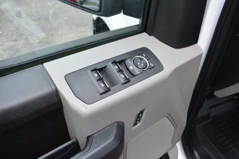 Ford F-150 Lariat 4WD SuperCab 8' Box 2018