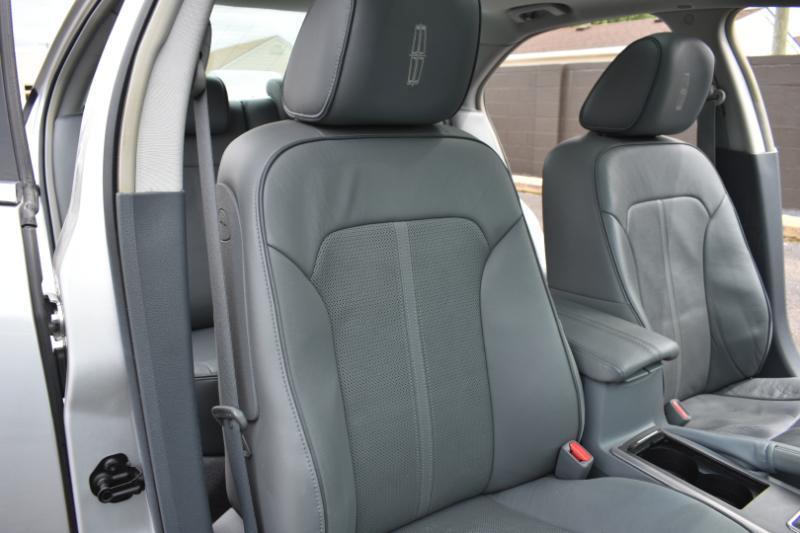 Lincoln MKZ 4dr Sdn FWD 2010