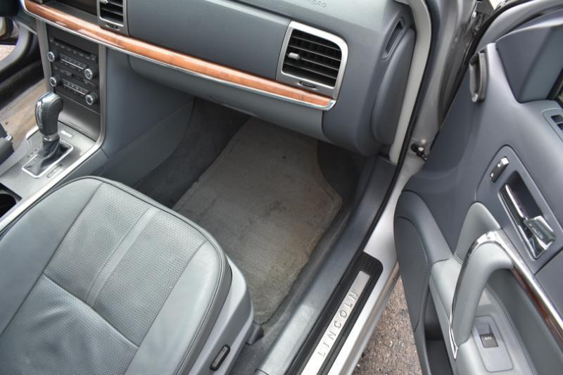 Lincoln MKZ 4dr Sdn FWD 2010