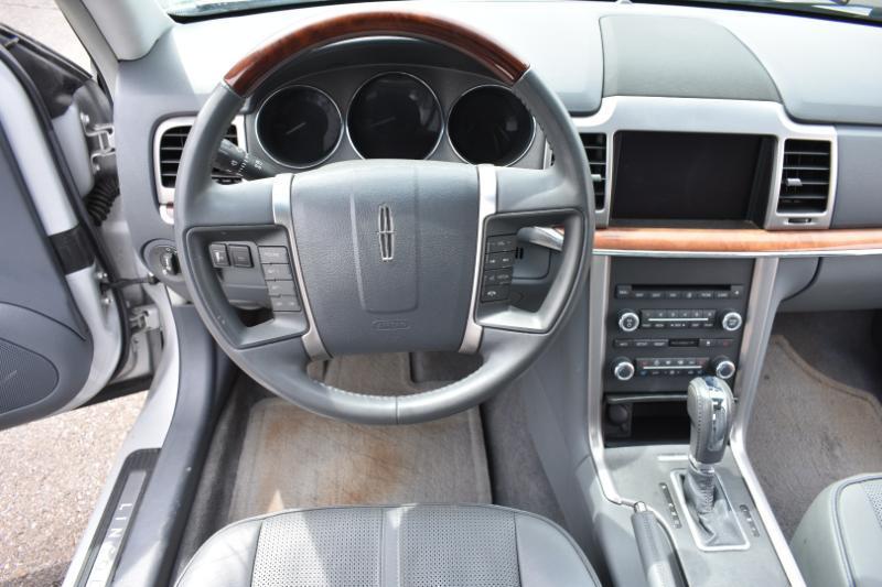 Lincoln MKZ 4dr Sdn FWD 2010