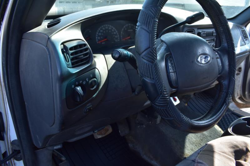 Ford F-150 SuperCrew 139" King Ranch 4WD 2003