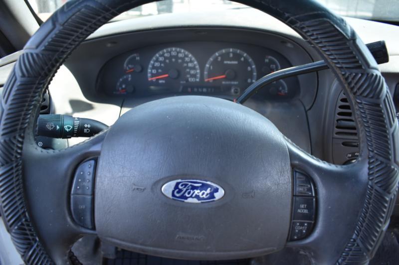 Ford F-150 SuperCrew 139" King Ranch 4WD 2003