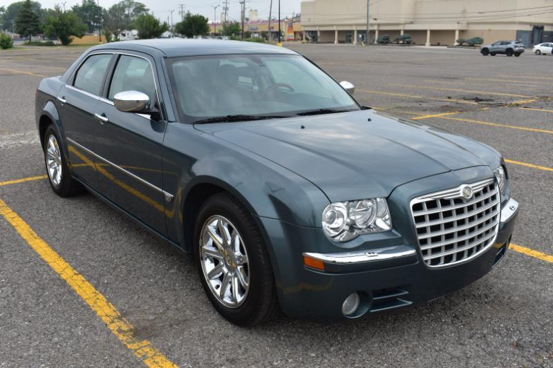 Chrysler 300 300C Platinum RWD 2005