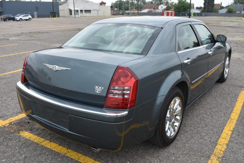 Chrysler 300 300C Platinum RWD 2005