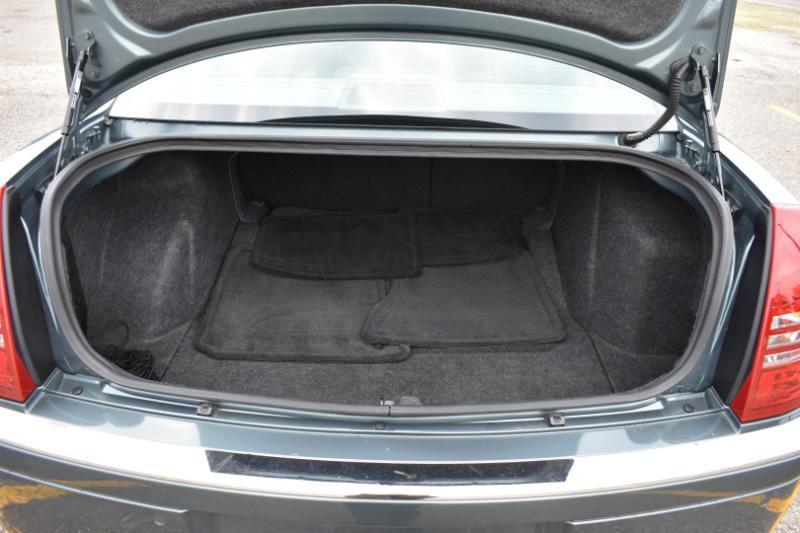 Chrysler 300 300C Platinum RWD 2005