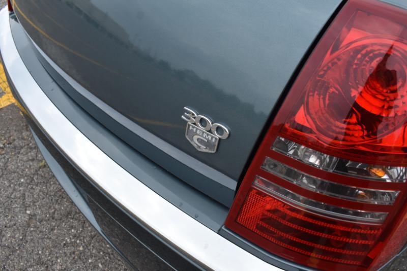 Chrysler 300 300C Platinum RWD 2005