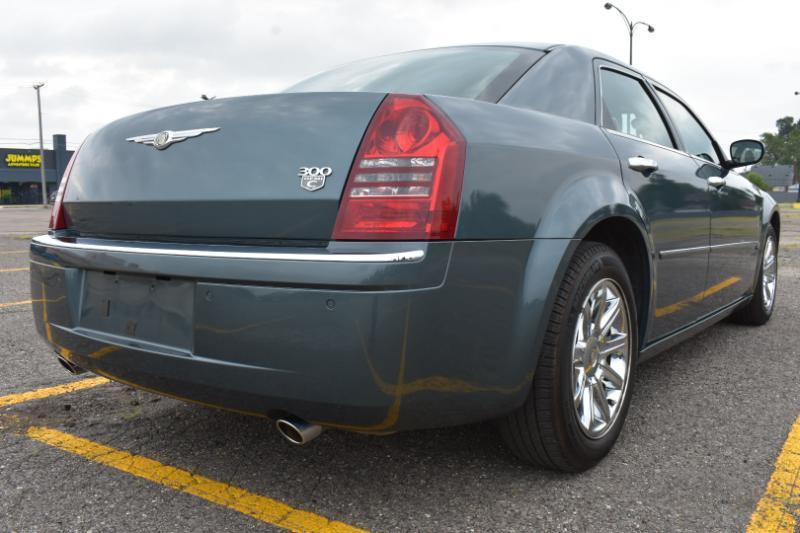 Chrysler 300 300C Platinum RWD 2005