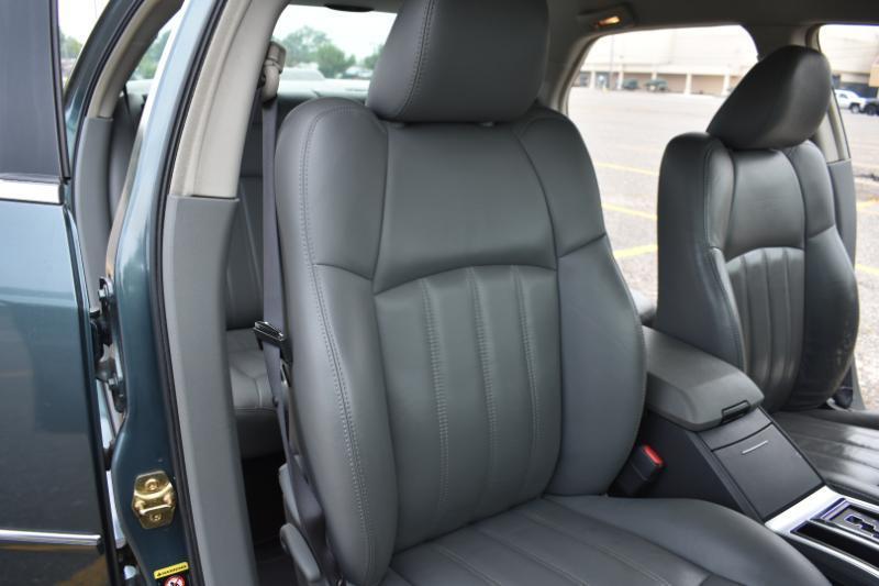 Chrysler 300 300C Platinum RWD 2005