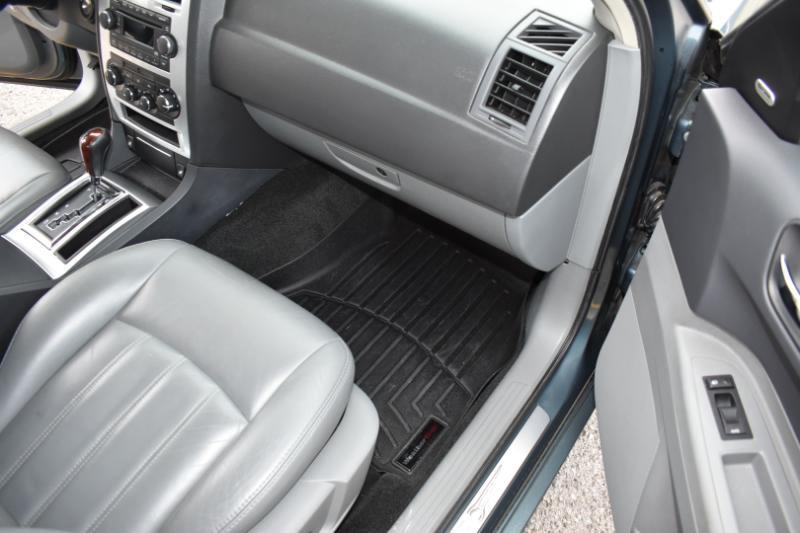 Chrysler 300 300C Platinum RWD 2005