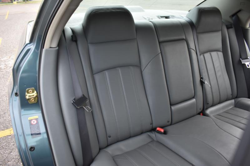 Chrysler 300 300C Platinum RWD 2005
