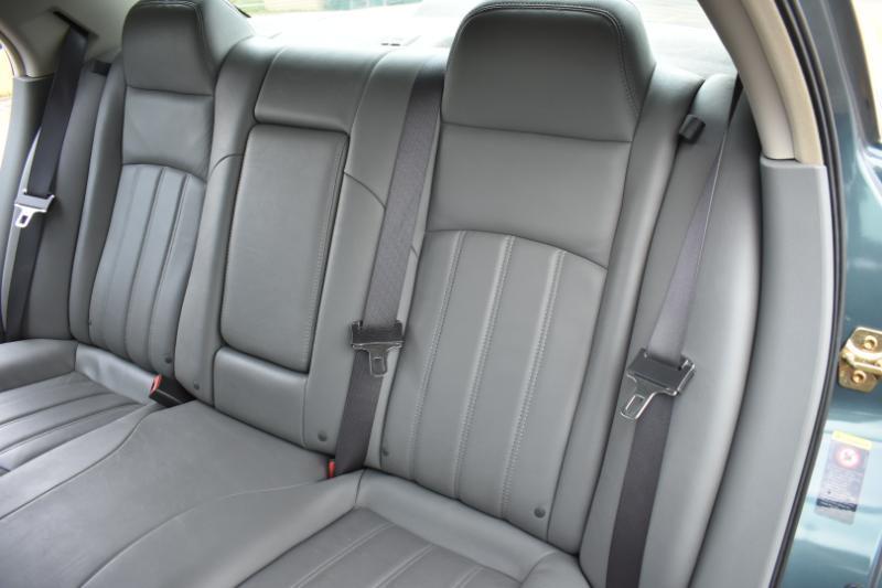 Chrysler 300 300C Platinum RWD 2005