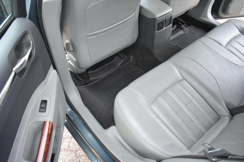 Chrysler 300 300C Platinum RWD 2005