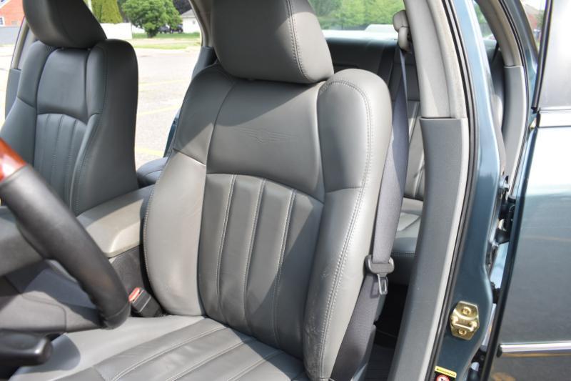 Chrysler 300 300C Platinum RWD 2005