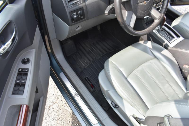 Chrysler 300 300C Platinum RWD 2005