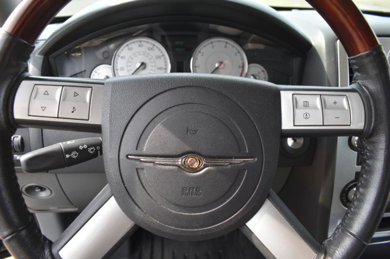 Chrysler 300 300C Platinum RWD 2005