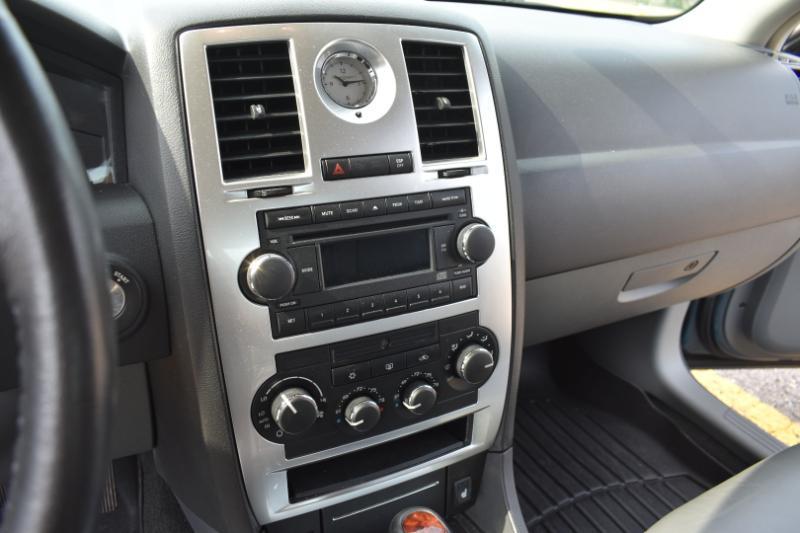 Chrysler 300 300C Platinum RWD 2005
