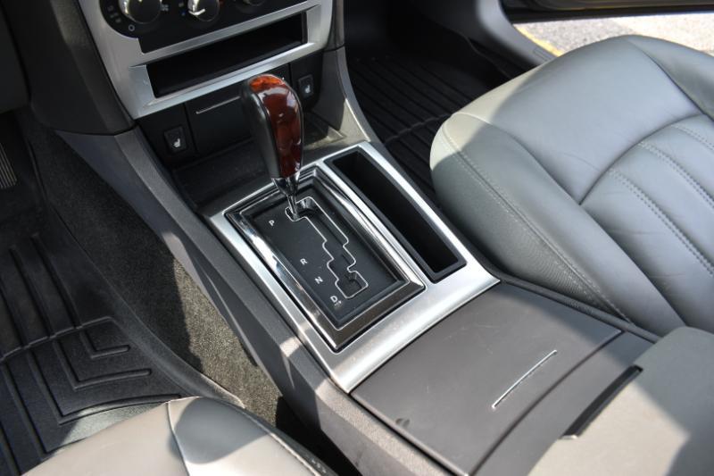 Chrysler 300 300C Platinum RWD 2005