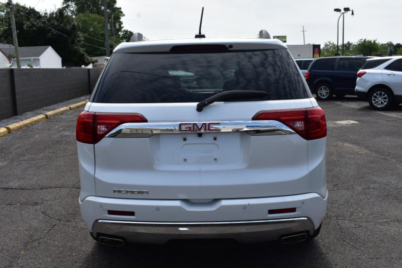 GMC Acadia FWD 4dr Denali 2017