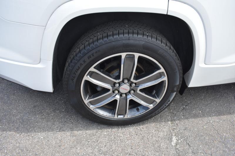 GMC Acadia FWD 4dr Denali 2017