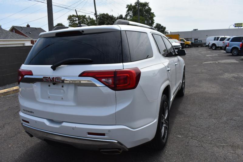 GMC Acadia FWD 4dr Denali 2017