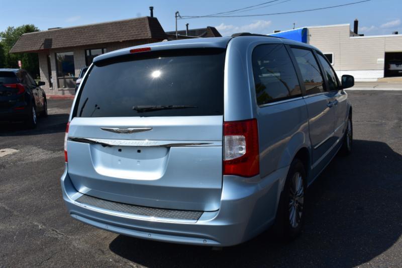 Chrysler Town & Country 4dr Wgn Touring-L 2013