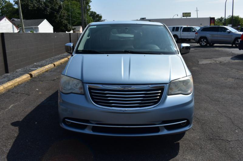 Chrysler Town & Country 4dr Wgn Touring-L 2013