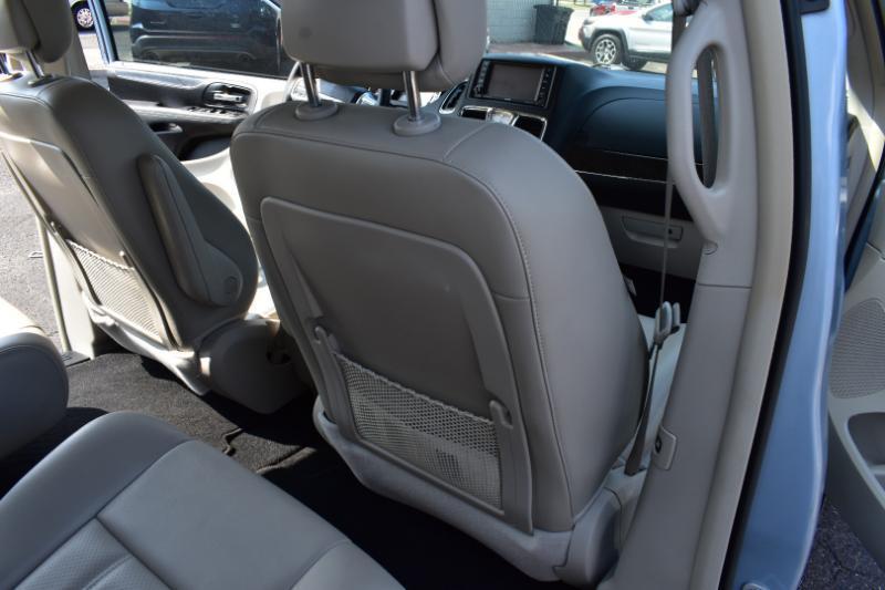 Chrysler Town & Country 4dr Wgn Touring-L 2013