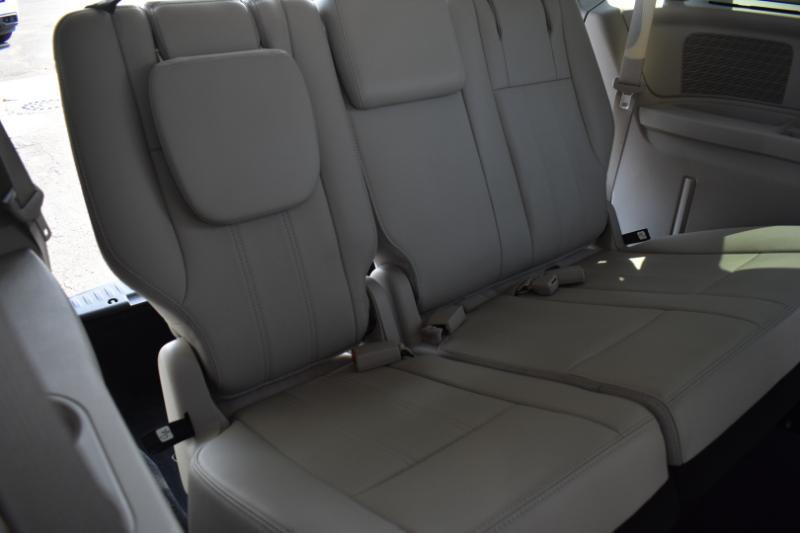 Chrysler Town & Country 4dr Wgn Touring-L 2013