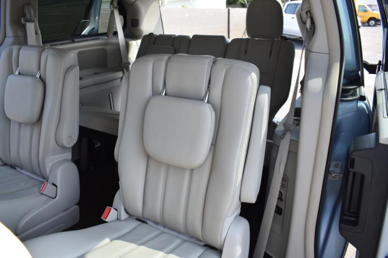 Chrysler Town & Country 4dr Wgn Touring-L 2013