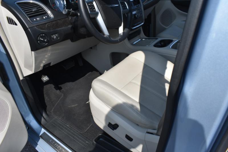 Chrysler Town & Country 4dr Wgn Touring-L 2013
