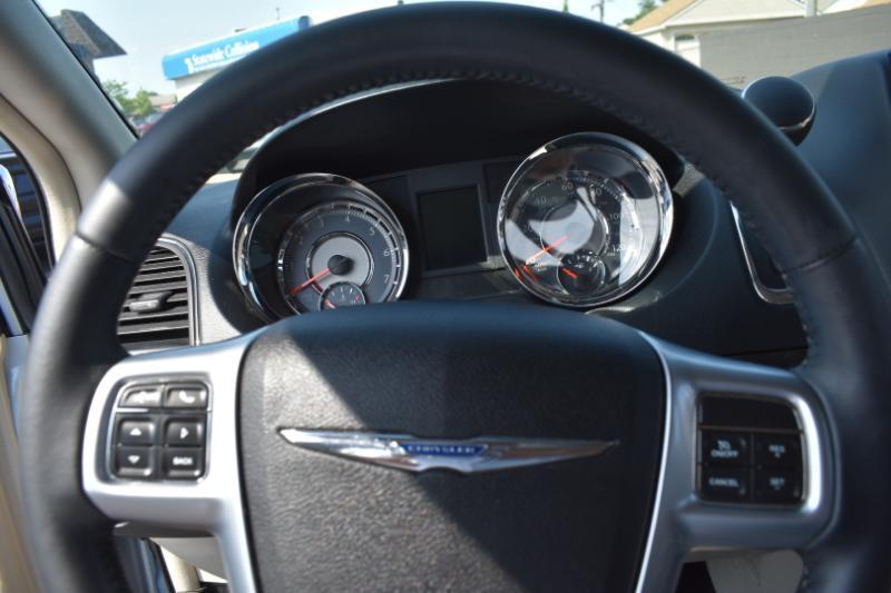 Chrysler Town & Country 4dr Wgn Touring-L 2013