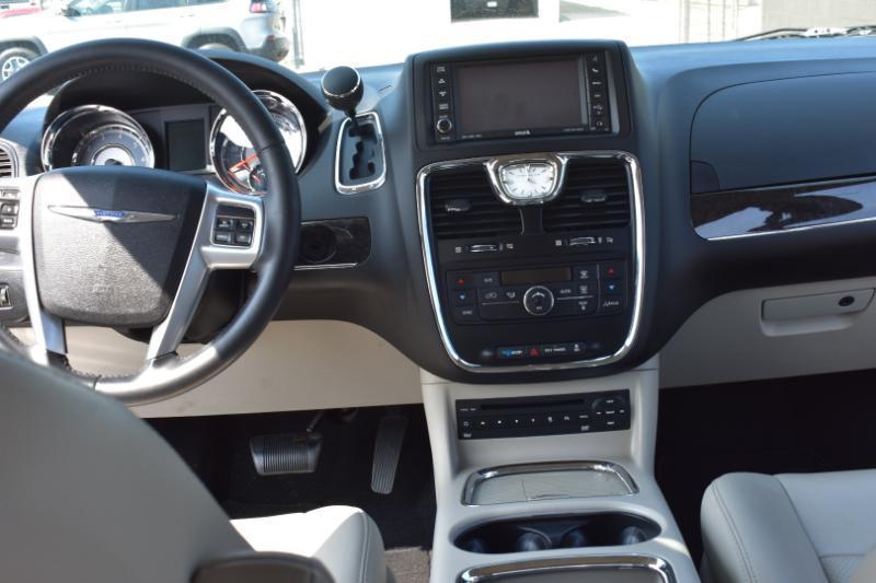 Chrysler Town & Country 4dr Wgn Touring-L 2013