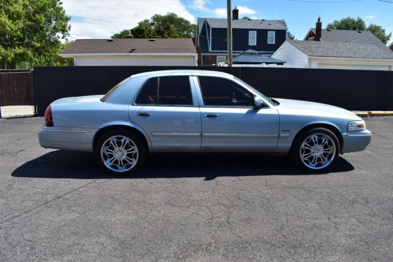 Mercury Grand Marquis 4dr Sdn LS 2010
