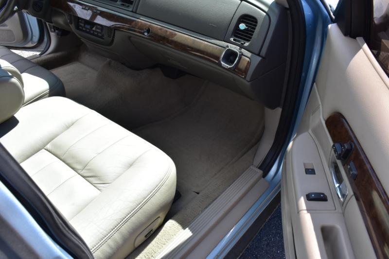 Mercury Grand Marquis 4dr Sdn LS 2010