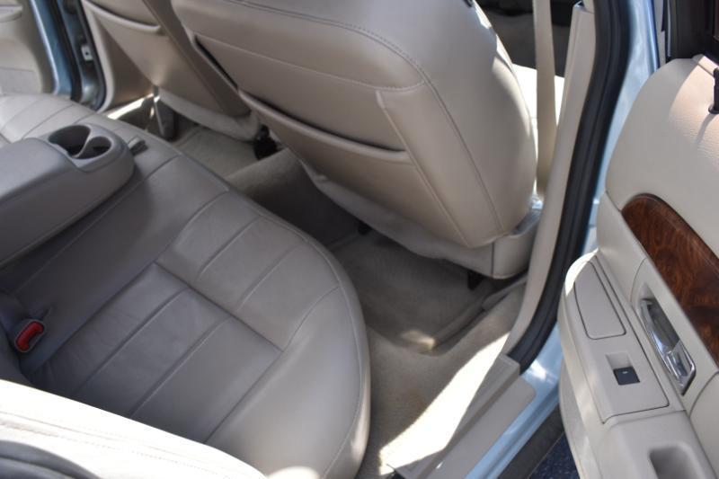 Mercury Grand Marquis 4dr Sdn LS 2010