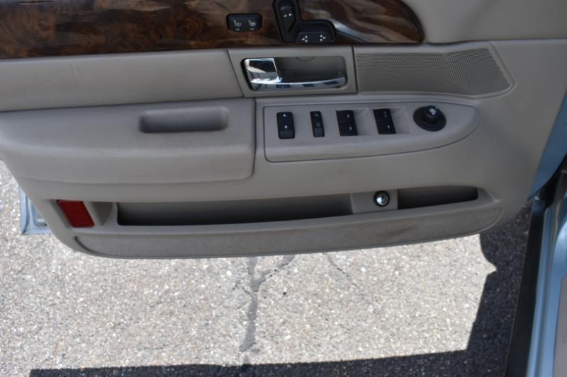 Mercury Grand Marquis 4dr Sdn LS 2010