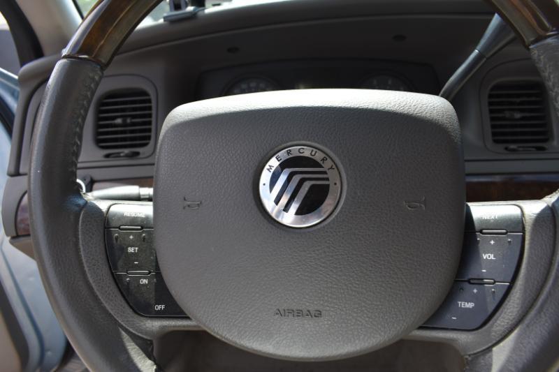 Mercury Grand Marquis 4dr Sdn LS 2010